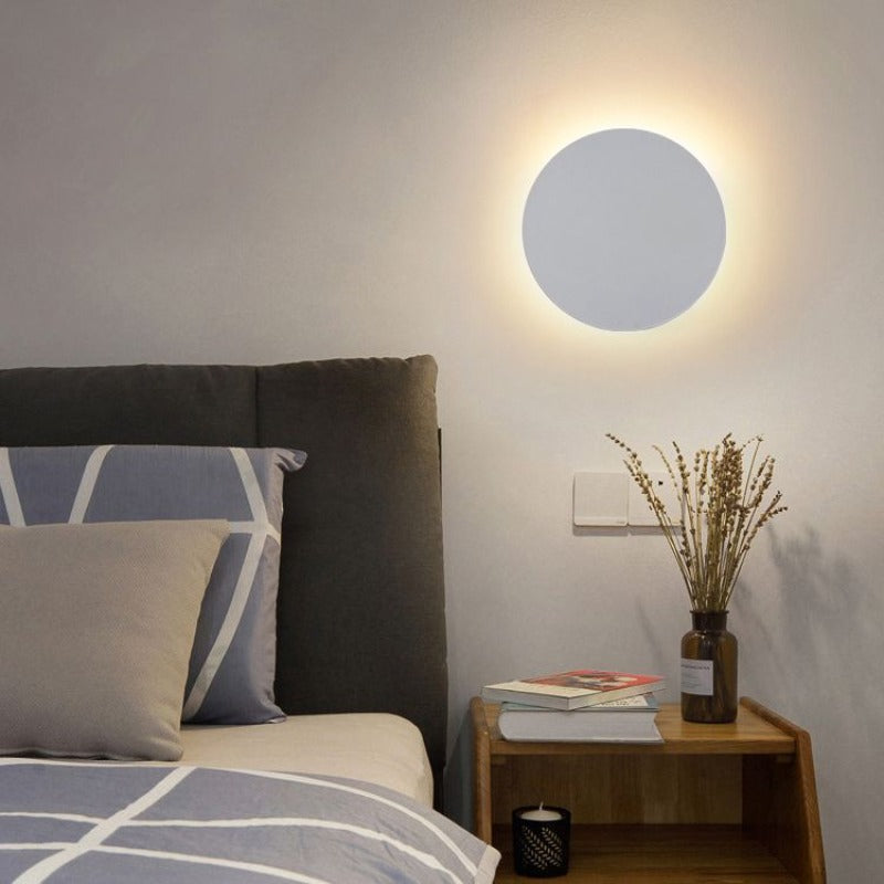 LuxeAura Ronde Wandlamp - Zwart/Wit/Gouden Metalen Accent voor Woonkamer