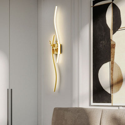 LuxeAura Dimbare Wandlamp - Zwart en Goud Metalen Design