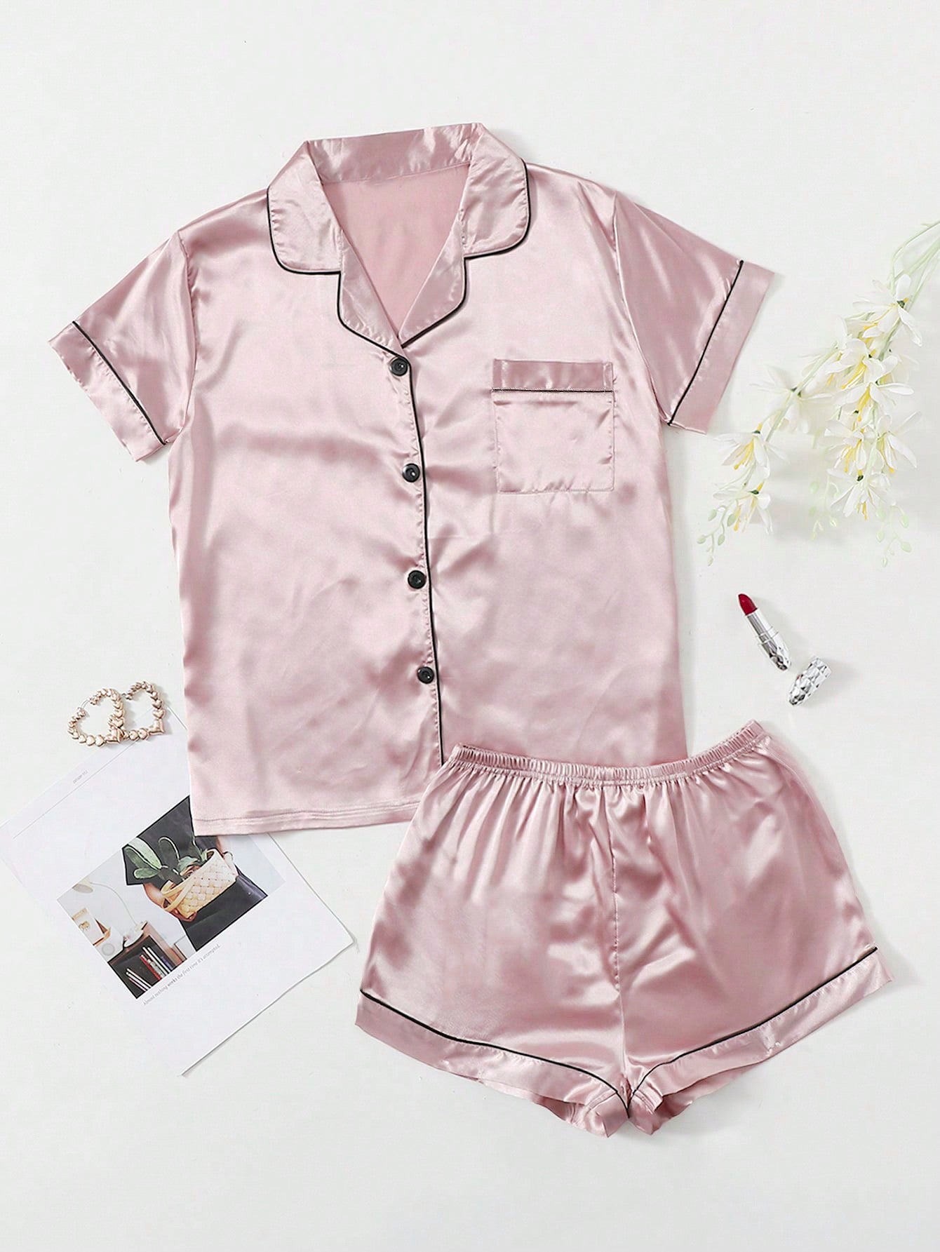 Pyjama-Set aus Satin mit Kontrastpaspeln | Livia