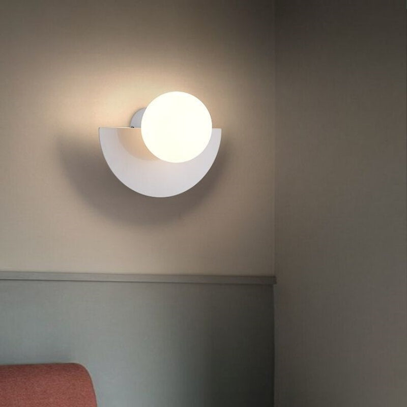 LichtStijl Strakke LED Wandlamp - Modern Metalen Design voor Slaapkamer en Woonkamer