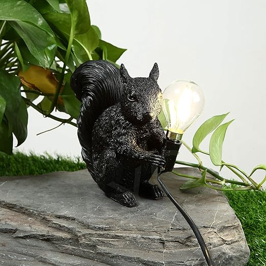 Nordic Charm - Niedliche Eichhörnchen-Tischlampe