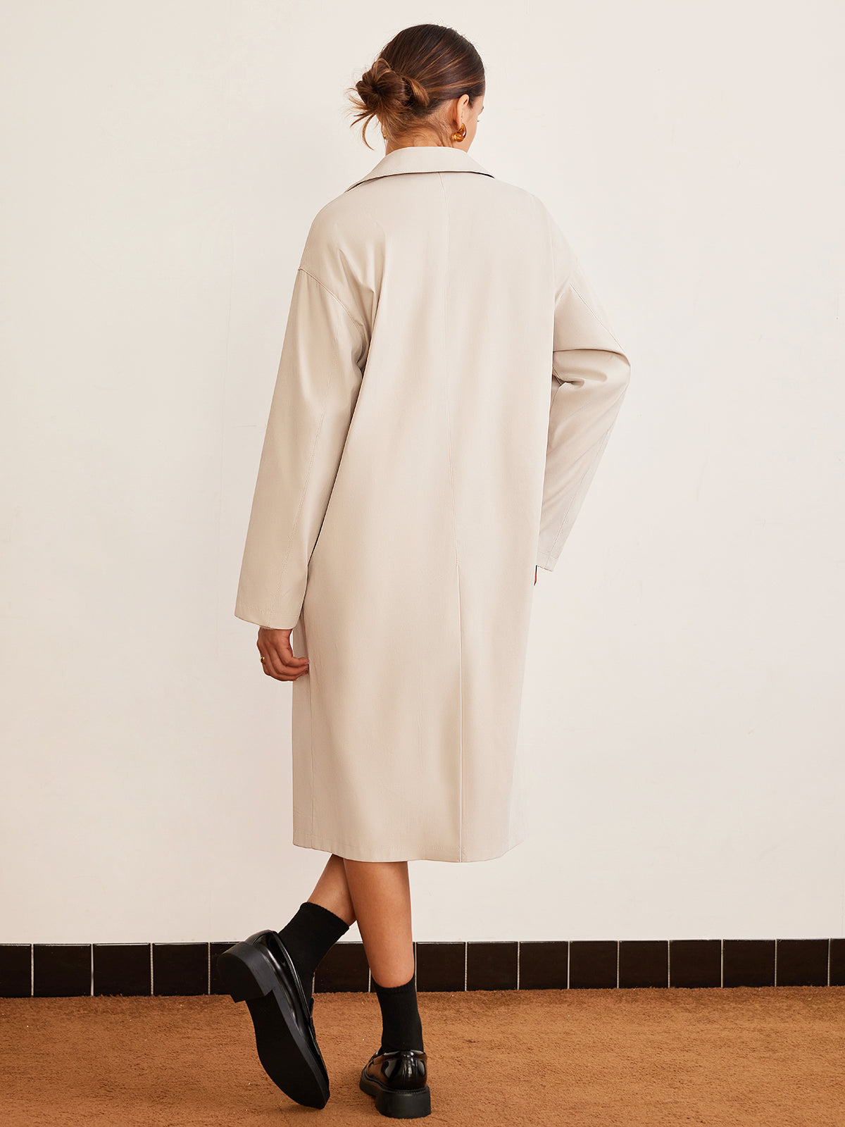 Langer Trenchcoat mit Revers und Knopfverschluss für Damen | Emilia