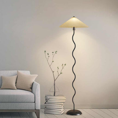 Retro Elegance Vloerlamp met Witte Geplooide Stoffenkap