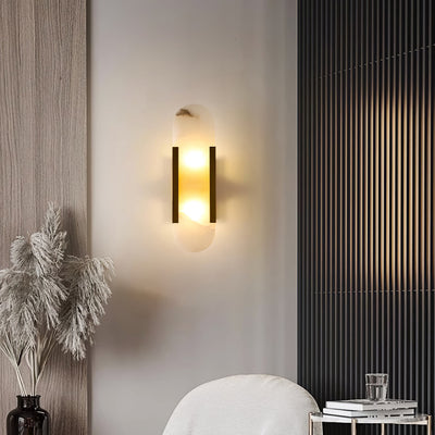 LuxeLicht | Stijlvolle Wandlamp met Elegante Messing Accenten