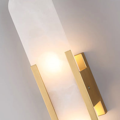 LuxeLicht | Stijlvolle Wandlamp met Elegante Messing Accenten