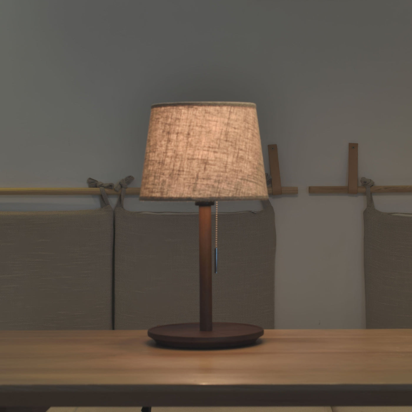 NoordLux Lamp - Premium Hout met Elegante Stoffen Accenten