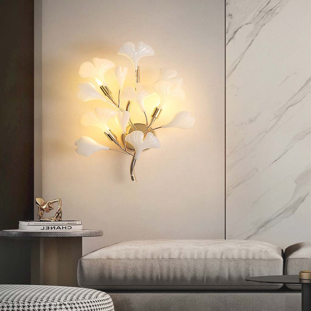 GinkgoLicht  Elegante Keramische Wandlamp met Gouden Bladontwerp