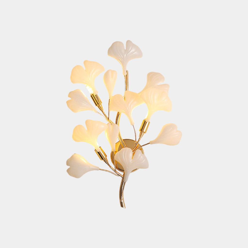 GinkgoLicht  Elegante Keramische Wandlamp met Gouden Bladontwerp