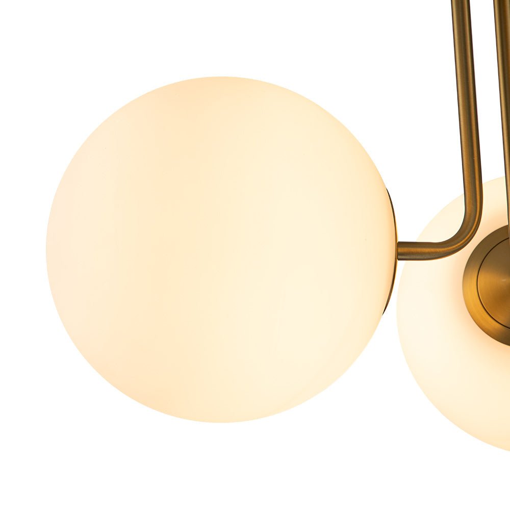 Messing Sputnik Semi Flush Mount met Frosted Opal Globe