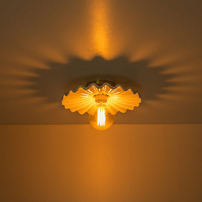 Romige Gerimpelde Plissé Semi-Flush Mount